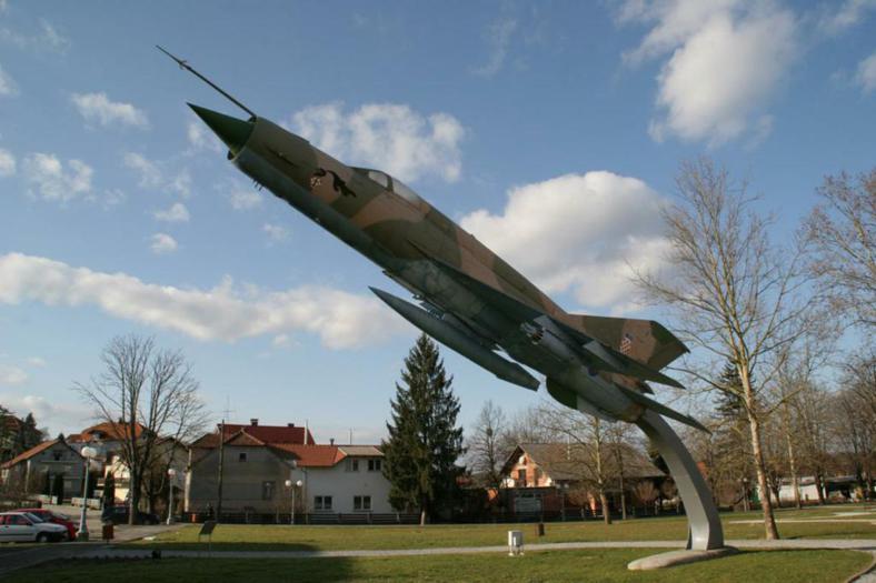 spomenik-park-rudolfu-perisinu-tz-166.jpg